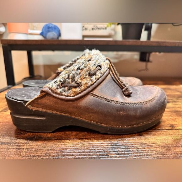 Dansko Brown Leather Knit Clogs Size 39EU (8.5/9US) - Picture 11 of 14